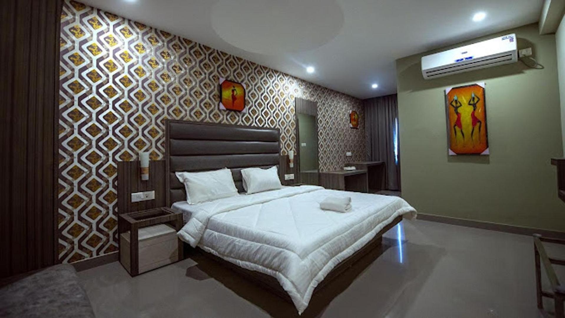 Hotel Royal Retreat Sambalpur Ngoại thất bức ảnh